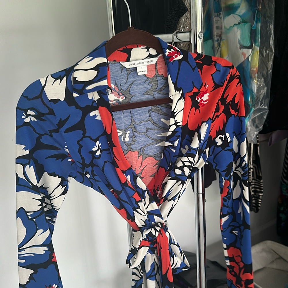 Classic DVF wrap dress size 4